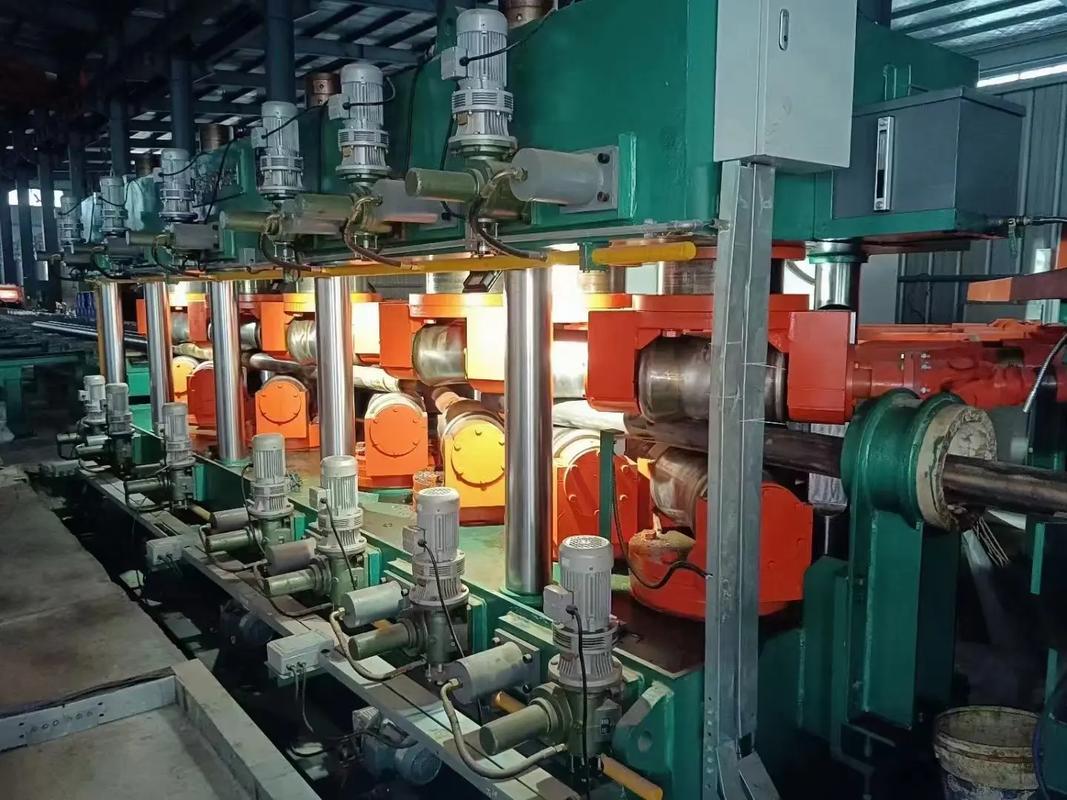 關(guān)于領(lǐng)奔機(jī)械168全自動(dòng)數(shù)控十三輥管棒矯直機(jī)設(shè)備的安裝服務(wù)